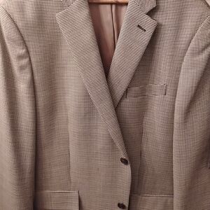 American Living 44R sport coat in 100% wool with a black and cream houndstooth